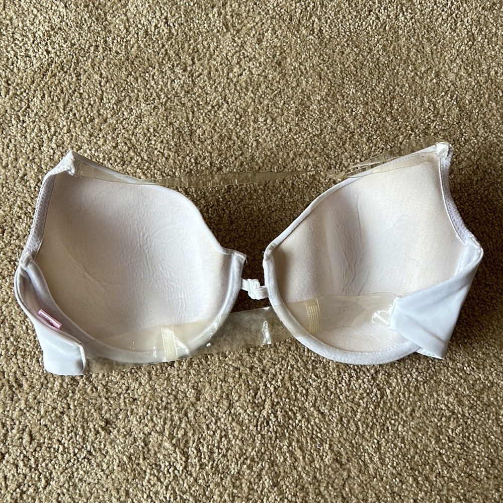 Basic universal 38D bra - Picture 2 of 3